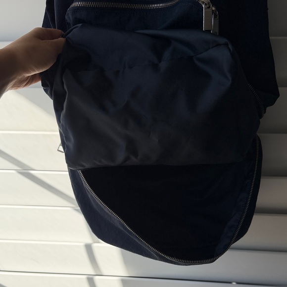 Lululemon City Adventurer Backpack 17L - Picture 7 of 8